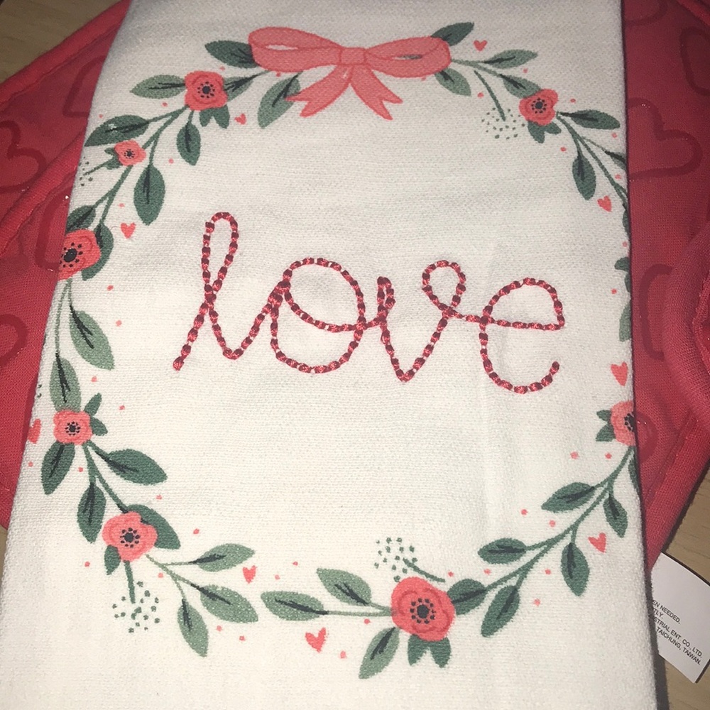 NWT Pot holder and dish towel set - Picture 3 of 9